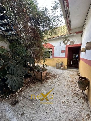 Chalet en venta en Carmona