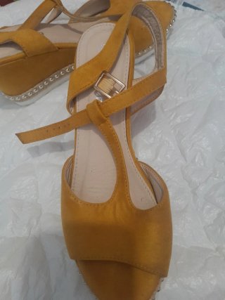 Zapatos de cuña amarillos para mujer