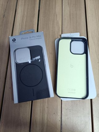 Apple Funda Beats con MagSafe para el iPhone 16 Pro Max - Negro noche