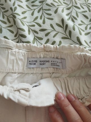 Shorts niña beige