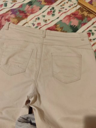 LOTE pantalón beige elástico y pantalón deporte