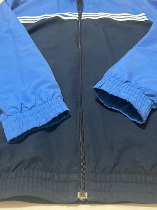 Chaqueta Adidas bicolor azul y marino