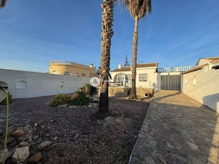 Casa adosada en venta en La Siesta - El Salado - Torreta en Torrevieja