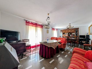Casa pareada en venta en Montefrío