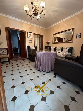 Chalet en venta en Carmona