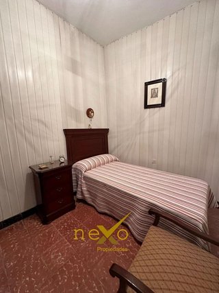 Chalet en venta en Carmona
