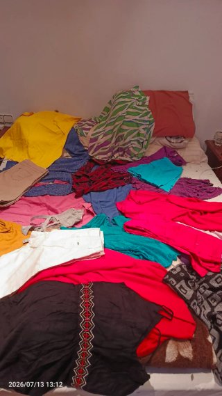 ROPA mujer 53 PRENDAS talla M-L a 12 euros todo