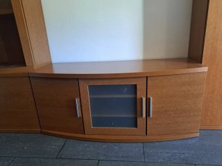 Mueble de comedor madera y cristal