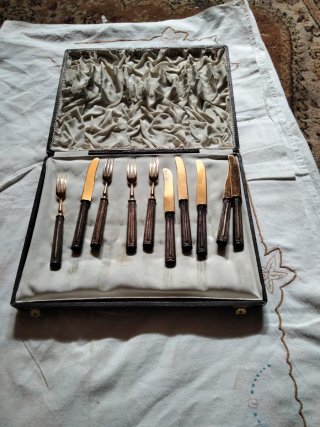 Set cubiertos vintage con estuche