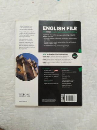 English File Intermediate.