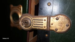 Baule vintage in metallo e legno