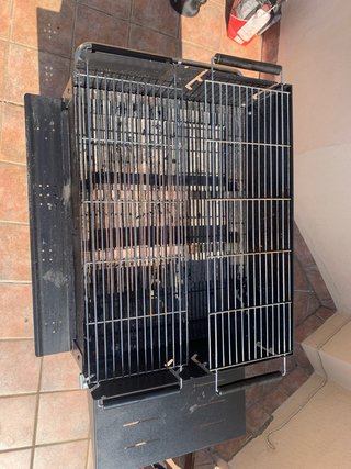 Barbacoa con funda gris