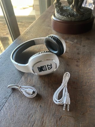 Cascos Bluetooth Blancos y Negros