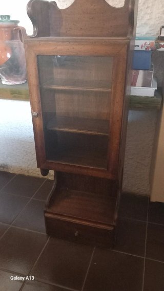 Vetrinetta in legno e vetro