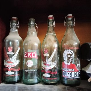 4 Botellas de Vidrio con Cierre Mecánico