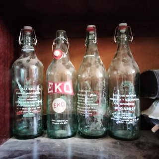 4 Botellas de Vidrio con Cierre Mecánico