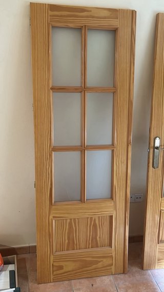 Puertas de madera y Tiradores