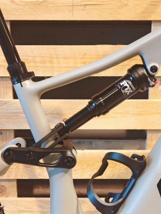 Amflow PR Carbon 2027