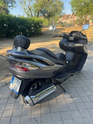 Suzuki Burgman 400 gris