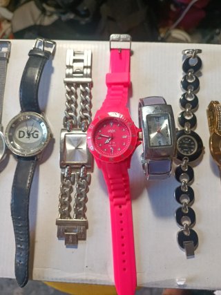 Lote de 7 relojes de mujer