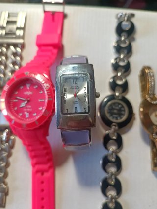 Lote de 7 relojes de mujer
