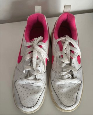 Zapatillas Nike Blancas y Rosas