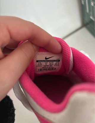 Zapatillas Nike Blancas y Rosas