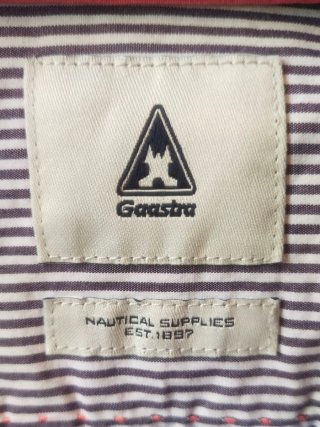 Camisa Gaastra estilo náutico rayas moradas