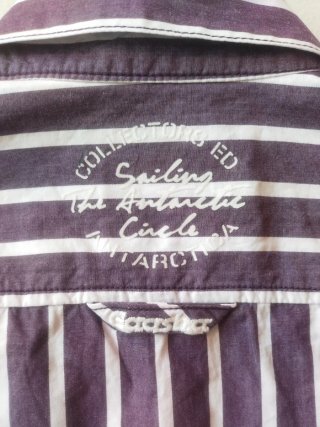 Camisa Gaastra estilo náutico rayas moradas