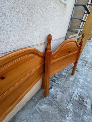 2 cabeceros de cama de madera