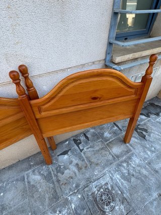 2 cabeceros de cama de madera