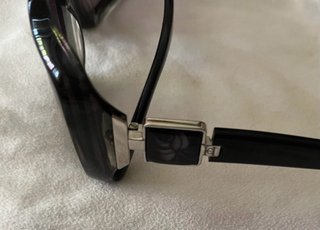 Gafas de sol cuadradas grises y negras