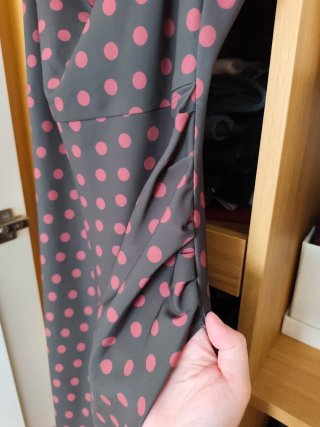 Vestido midi lunares marrón y rosa