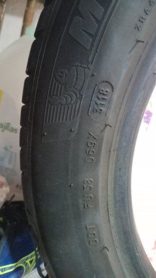 Neumático Michelin 215/50 R17 95W