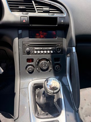 Peugeot 3008 2011