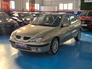 Renault Mégane CLASSIC AUTHENTIQUE 1.6 16V