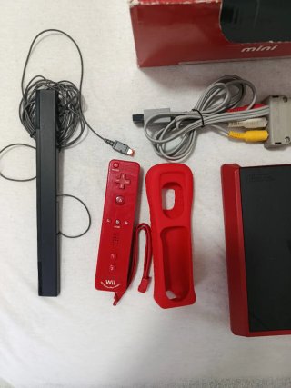 Nintendo Wii Mini Negra y Roja