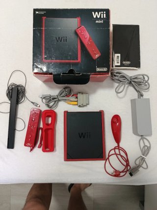 Nintendo Wii Mini Negra y Roja