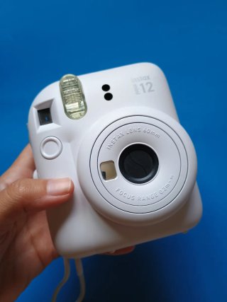 Cámara de fotosbFujifilm Instax Mini 12 gris claro