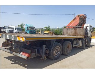 SCANIA 4 Ejes con Pluma y Plataforma