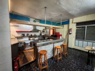 Local comercial en venta en San Roc - El Remei en Badalona