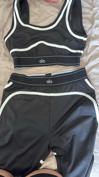 Conjunto deportivo Alo Yoga varias tallas y colore