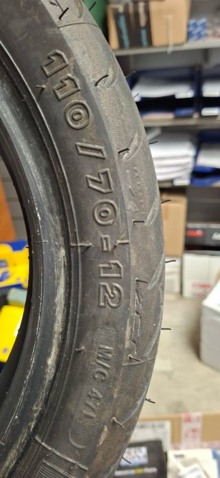 Neumatico Michelin de moto  110/70-12 47L