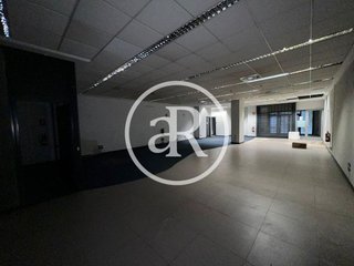 Local comercial en venta en Ensanche en Pamplona