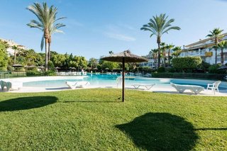 Ático en venta en Nueva Andalucía centro en Marbella