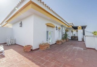 Ático en venta en Nueva Andalucía centro en Marbella