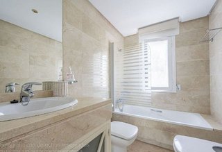 Ático en venta en Nueva Andalucía centro en Marbella