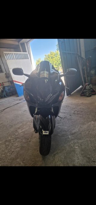 Suzuki Hayabusa Sportbike Negra
