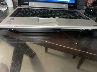 Portátil Toshiba Satellite M50-183