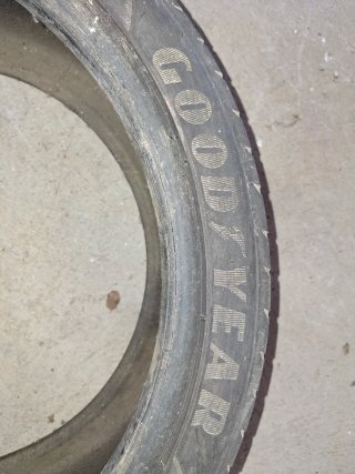 Rueda Goodyear 225/40 R18 92Y